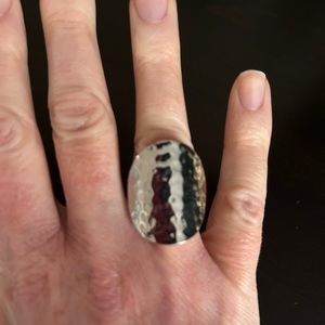 Like new adjustable silver ring